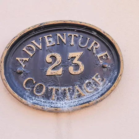 Adventure Nyaraló *